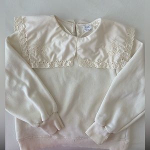 Zara Sweatshirt with Peter Pan collar.